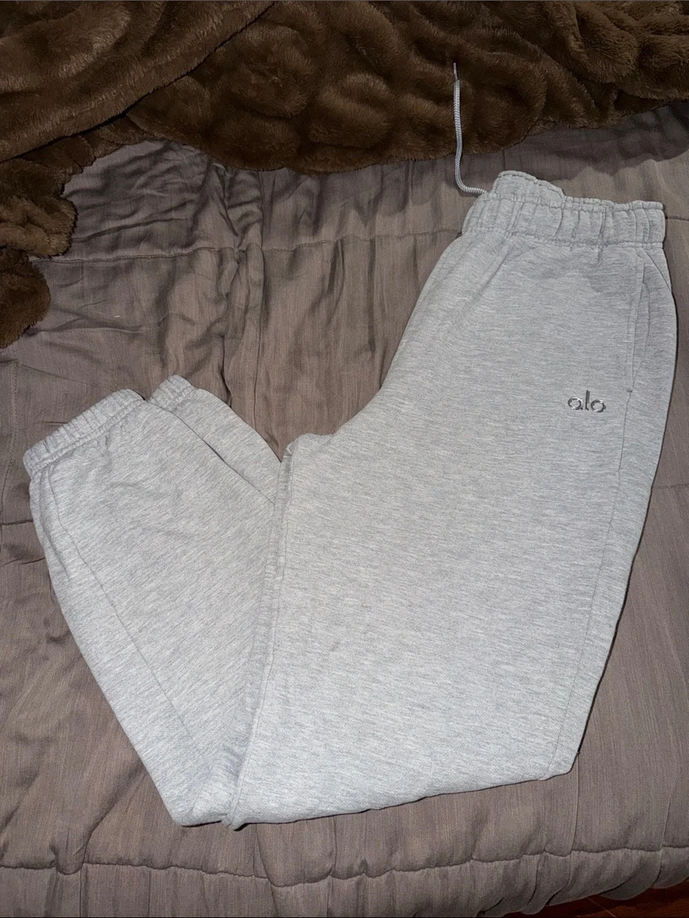 Alo Yoga Accolade Sweatpants Gray Heather Fleece Joggers Size Medium